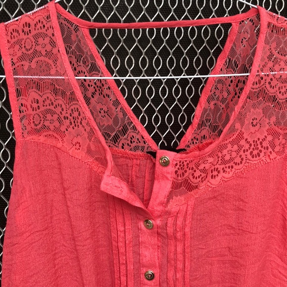 Coral colored top - Picture 3 of 3